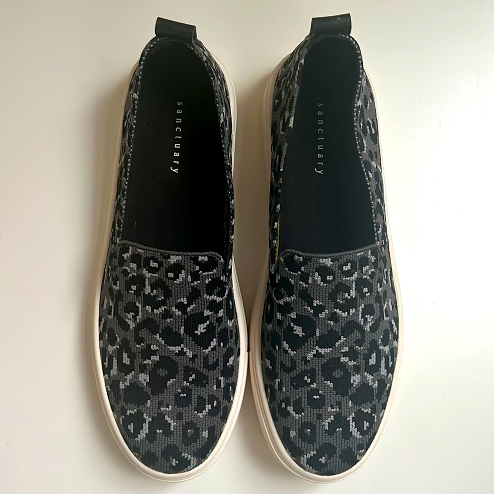 NWOT SANCTUARY Slip on Shoes, Size 8, grey/black